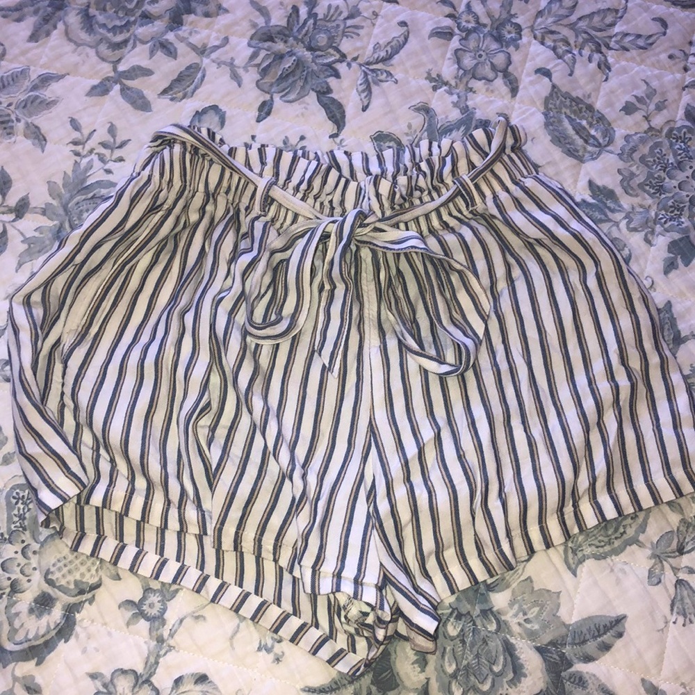 cute flowy shorts!